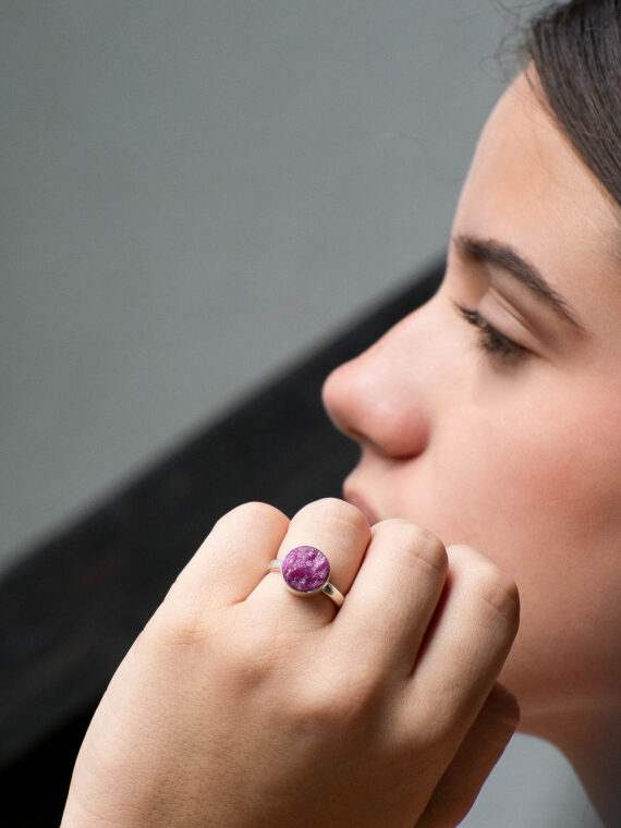 PRODUCTO_ ANILLO ZOE RUBI ZOISITA